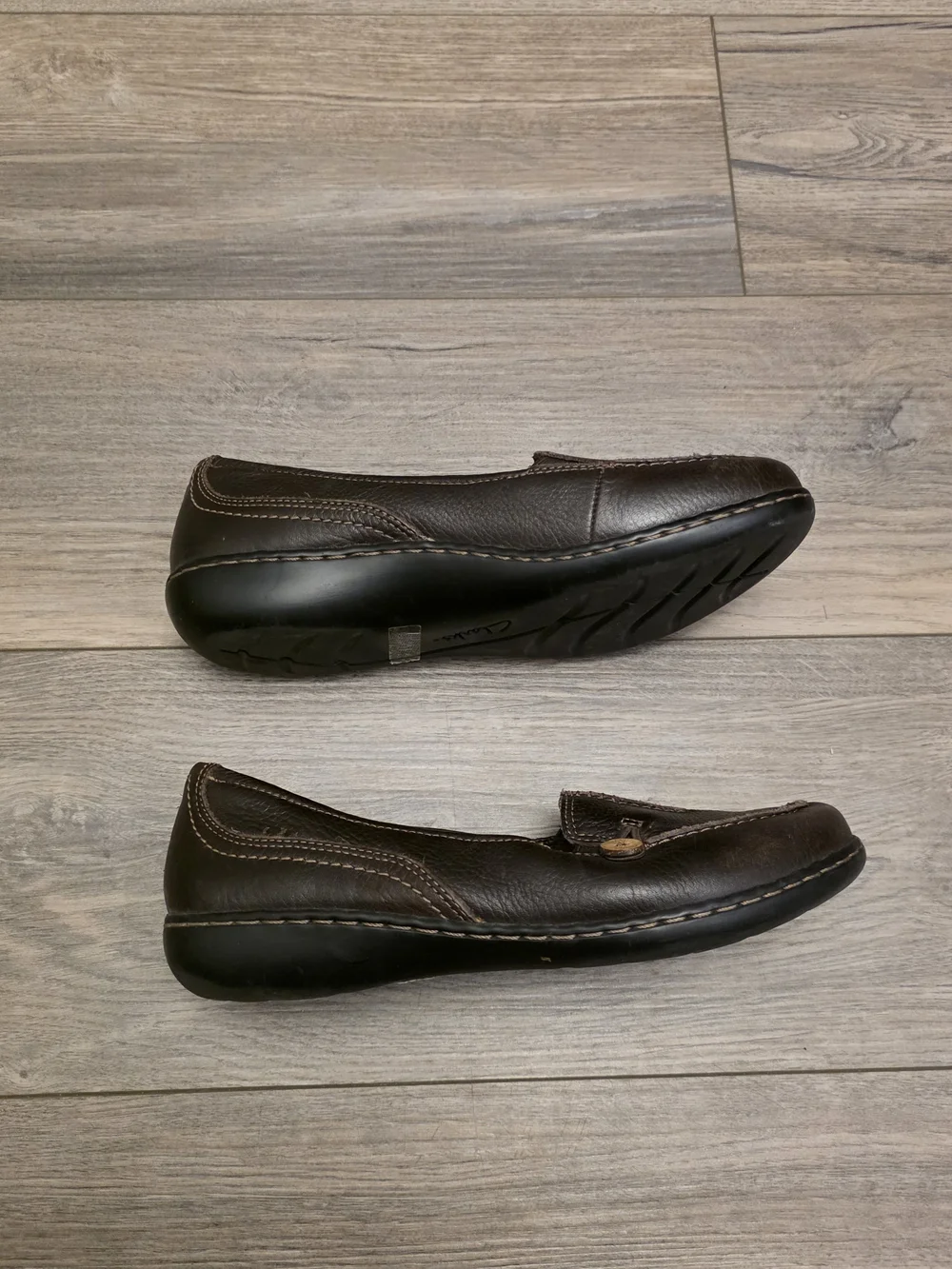 Clarks Collection Brown Pebbled Leather Button Loafers - Women’s Size 8W